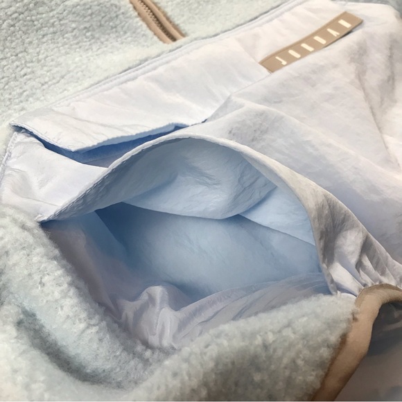 Air Jordan Women’s 1/2 Zip Light Blue Hooded Fleece Sherpa Jacket DJ2726-010 NEW - Picture 4 of 9